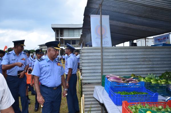 Sri
Lanka Air Force Avurudu Pola 2014
