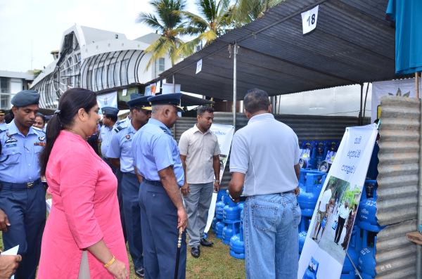Sri
Lanka Air Force Avurudu Pola 2014