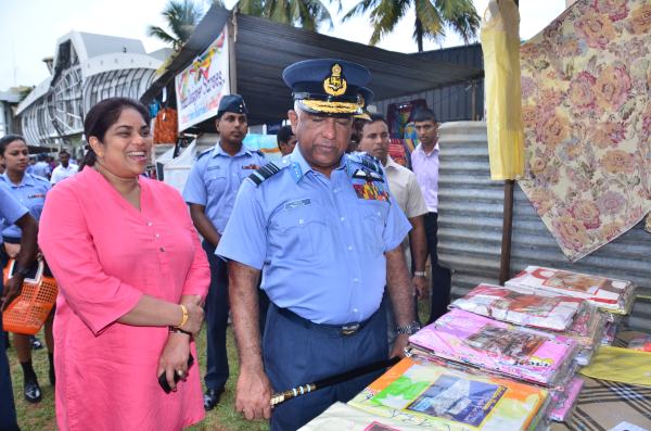 Sri
Lanka Air Force Avurudu Pola 2014