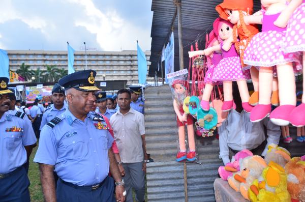 Sri
Lanka Air Force Avurudu Pola 2014