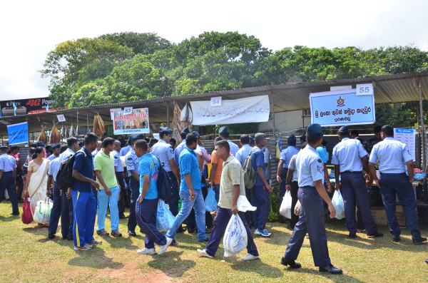 Sri
Lanka Air Force Avurudu Pola 2014