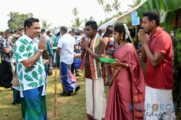 SLAF GREETS THE SINHALA & HINDU NEW YEAR WITH “AURUDU UDANAYA AND AURUDU POLA”