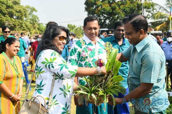 SLAF GREETS THE SINHALA & HINDU NEW YEAR WITH “AURUDU UDANAYA AND AURUDU POLA”