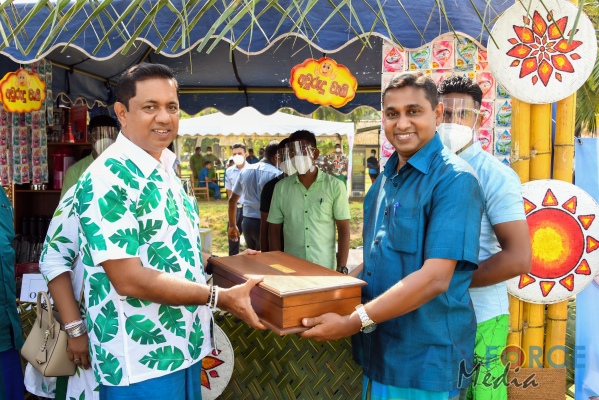 SLAF GREETS THE SINHALA & HINDU NEW YEAR WITH “AURUDU UDANAYA AND AURUDU POLA”