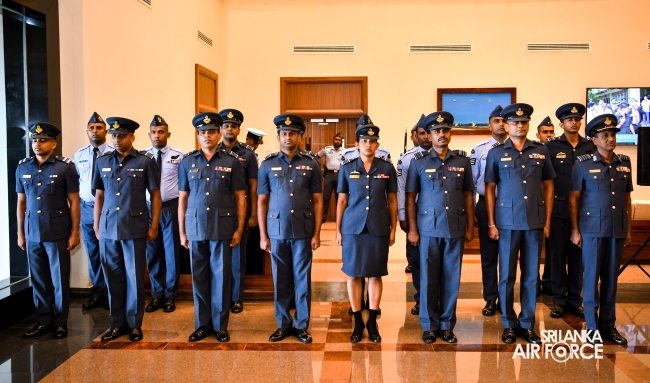AWARDING
CEREMONY OF AIR CREW QUALIFICATION INSIGNIA AND CERTIFICATES OF
COMMENDATION