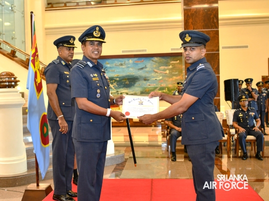 AWARDING
CEREMONY OF AIR CREW QUALIFICATION INSIGNIA AND CERTIFICATES OF
COMMENDATION