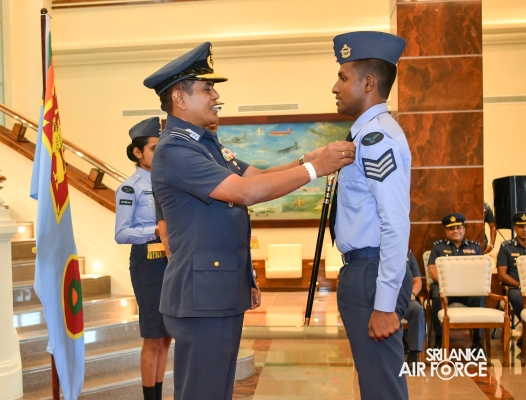 AWARDING
CEREMONY OF AIR CREW QUALIFICATION INSIGNIA AND CERTIFICATES OF
COMMENDATION