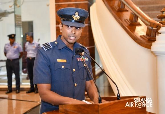 AWARDING
CEREMONY OF AIR CREW QUALIFICATION INSIGNIA AND CERTIFICATES OF
COMMENDATION