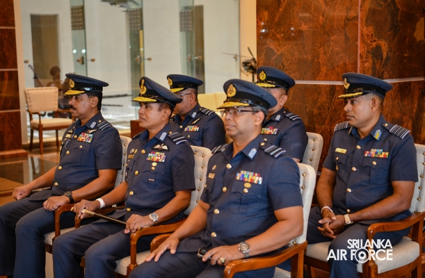 AWARDING
CEREMONY OF AIR CREW QUALIFICATION INSIGNIA AND CERTIFICATES OF
COMMENDATION
