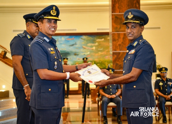 AWARDING
CEREMONY OF AIR CREW QUALIFICATION INSIGNIA AND CERTIFICATES OF
COMMENDATION
