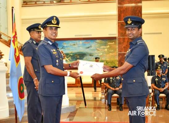 AWARDING
CEREMONY OF AIR CREW QUALIFICATION INSIGNIA AND CERTIFICATES OF
COMMENDATION