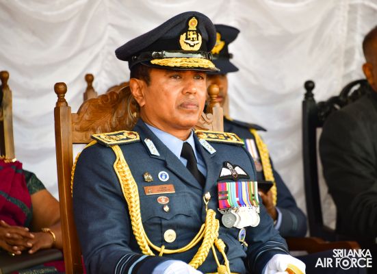 BANDARANAYAKE COLLEGE FELICITATES THE SLAF COMMANDER