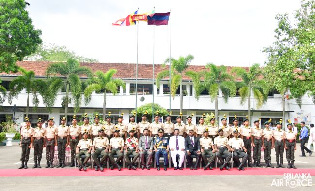 BANDARANAYAKE COLLEGE FELICITATES THE SLAF COMMANDER