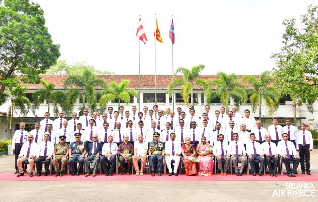 BANDARANAYAKE COLLEGE FELICITATES THE SLAF COMMANDER