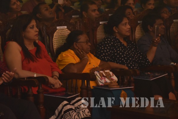 “Bathiya and Santhush Live in Concert” with Umariya