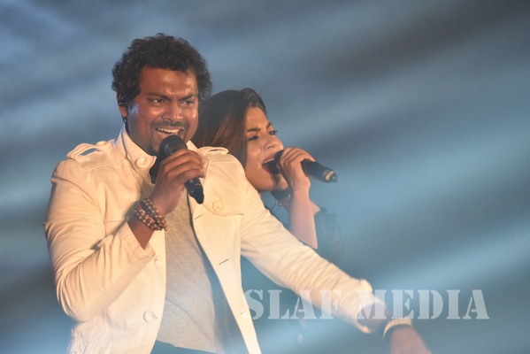 “Bathiya and Santhush Live in Concert” with Umariya