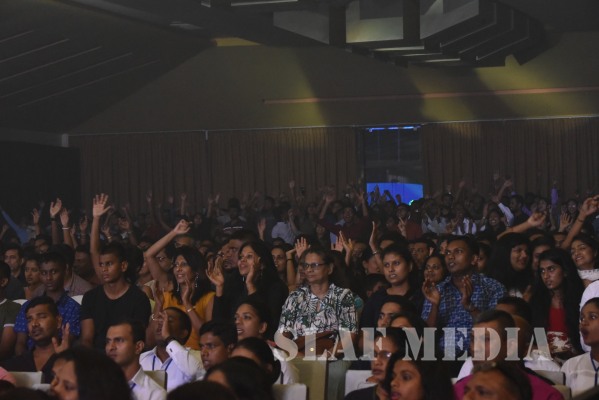 “Bathiya and Santhush Live in Concert” with Umariya