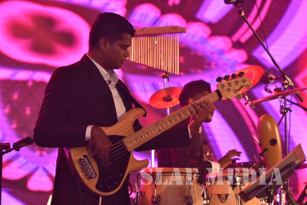 “Bathiya and Santhush Live in Concert” with Umariya
