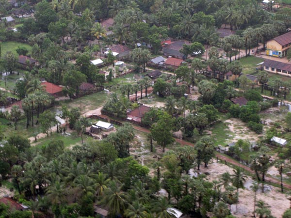 46 Rescued by SLAF Choppers from Batti Floods