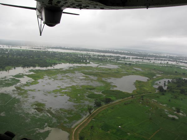 46 Rescued by SLAF Choppers from Batti Floods