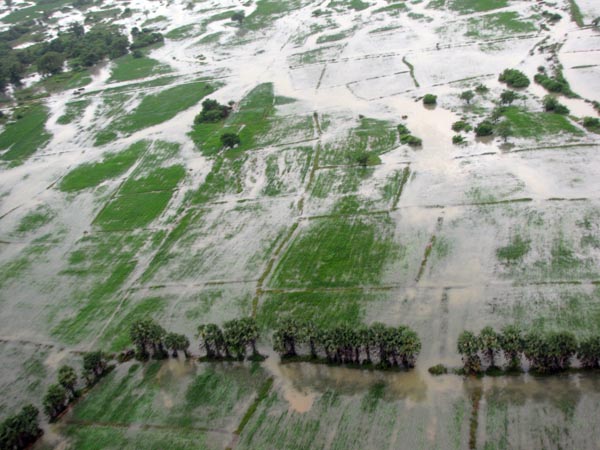 46 Rescued by SLAF Choppers from Batti Floods