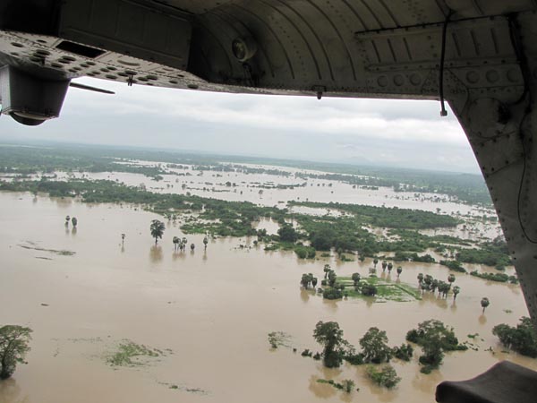 46 Rescued by SLAF Choppers from Batti Floods