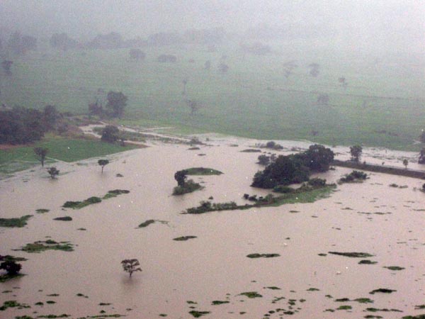 46 Rescued by SLAF Choppers from Batti Floods