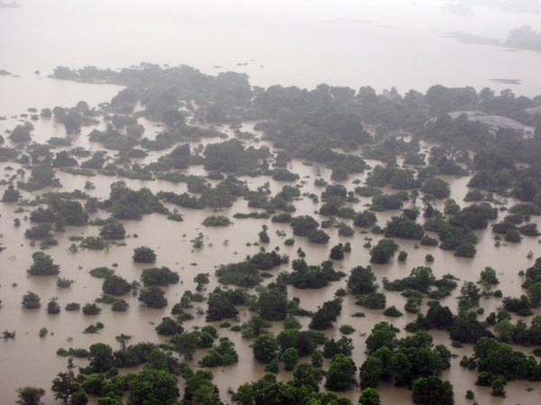 46 Rescued by SLAF Choppers from Batti Floods