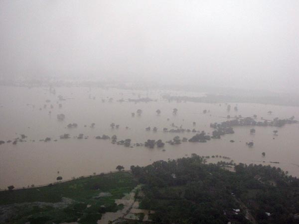 46 Rescued by SLAF Choppers from Batti Floods