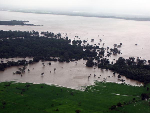 46 Rescued by SLAF Choppers from Batti Floods