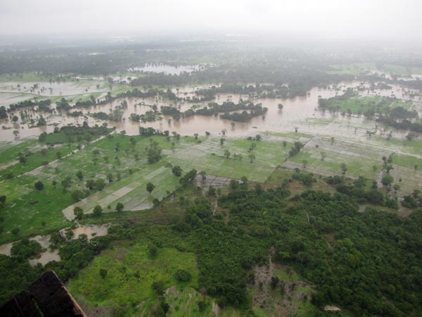 46 Rescued by SLAF Choppers from Batti Floods