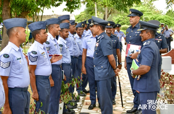 COMMANDER’S INSPECTION AT SLAF STATION BATTICALOA