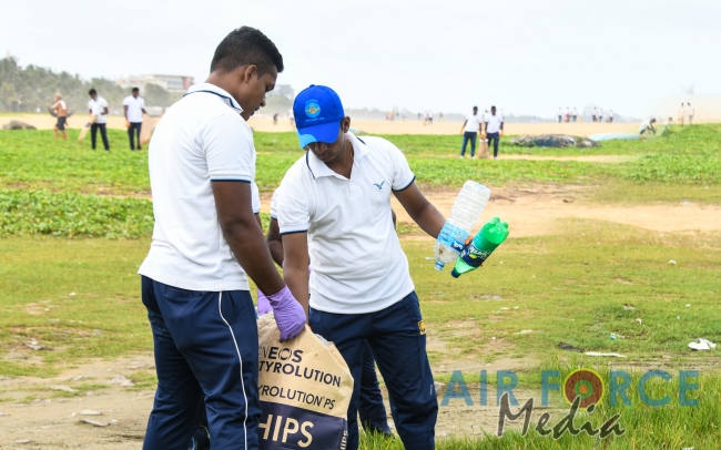 SLAF Base Katunayake Contribute to International Coastal Cleanup Day