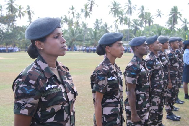 பிரமாண்டமான பரிசூட் பயிற்ச்சி நிறைவு விழா