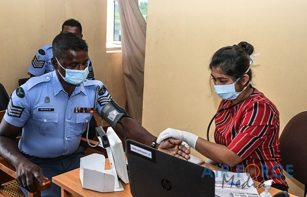 SLAF BASE HINGURAKGODA CONDUCS BLOOD DONATION CAMPAIGN