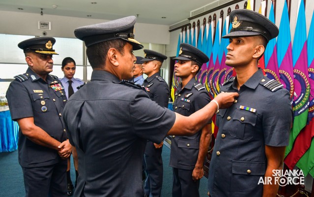AWARDING
CEREMONY OF AIR CREW QUALIFICATION INSIGNIA