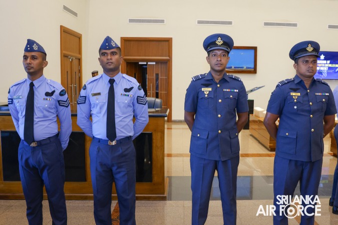 FIGHTER CONTROLLER AND LOAD MASTER BREVETS AWARDED TO SLAF PERSONNEL