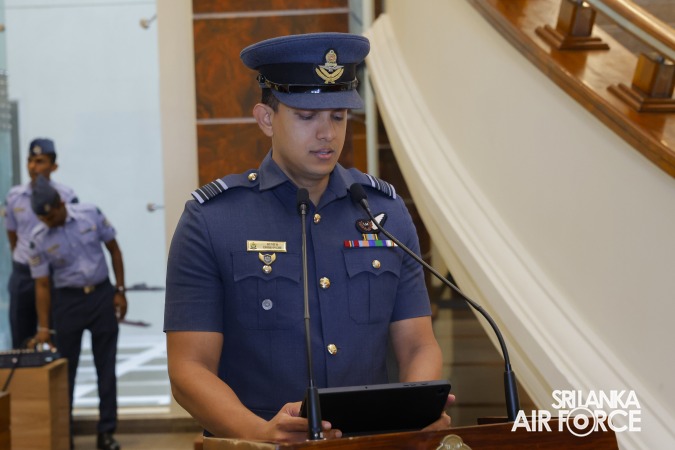 FIGHTER CONTROLLER AND LOAD MASTER BREVETS AWARDED TO SLAF PERSONNEL