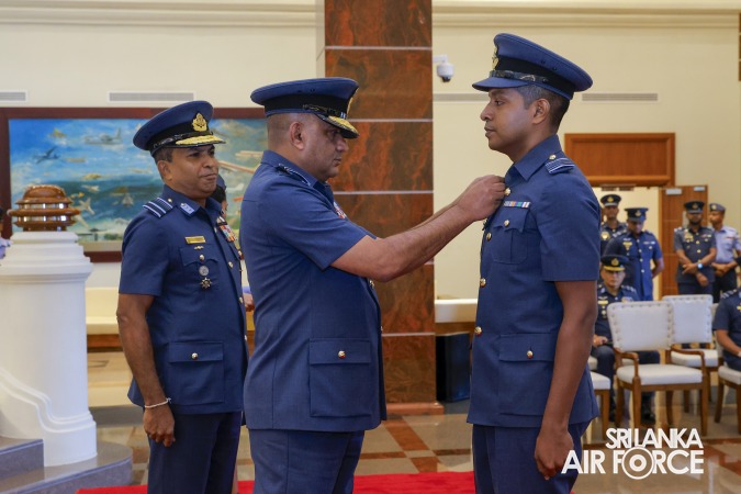 FIGHTER CONTROLLER AND LOAD MASTER BREVETS AWARDED TO SLAF PERSONNEL