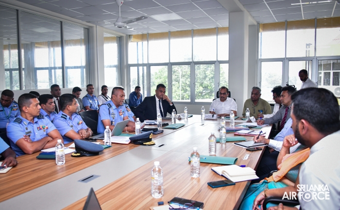 COMMANDER ATTENDS INSPECTION AND DISCUSSION AT RENOVATED COLOMBO CENTRAL BUS TERMINAL
