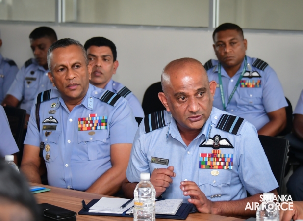 COMMANDER ATTENDS INSPECTION AND DISCUSSION AT RENOVATED COLOMBO CENTRAL BUS TERMINAL
