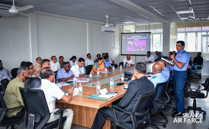 COMMANDER ATTENDS INSPECTION AND DISCUSSION AT RENOVATED COLOMBO CENTRAL BUS TERMINAL