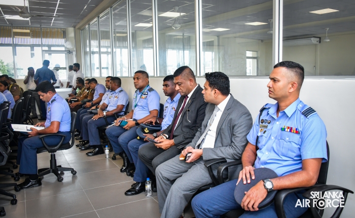 COMMANDER ATTENDS INSPECTION AND DISCUSSION AT RENOVATED COLOMBO CENTRAL BUS TERMINAL