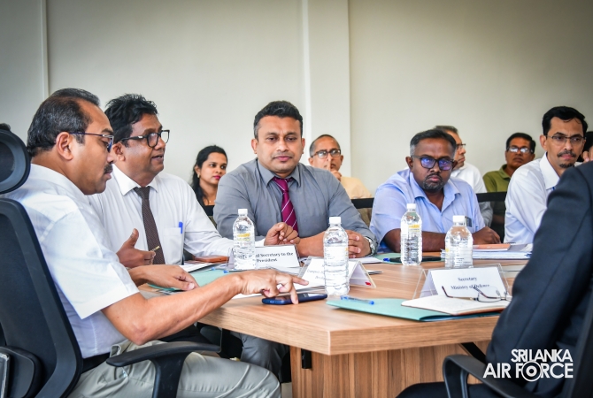 COMMANDER ATTENDS INSPECTION AND DISCUSSION AT RENOVATED COLOMBO CENTRAL BUS TERMINAL