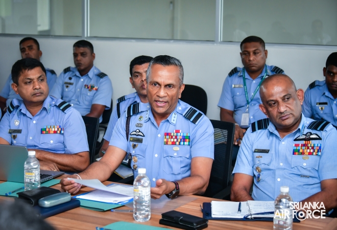 COMMANDER ATTENDS INSPECTION AND DISCUSSION AT RENOVATED COLOMBO CENTRAL BUS TERMINAL