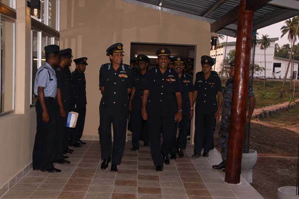 The Commander Ceremonially Opens Cafeteria at Katunayake The Commander Ceremonially Opens Cafeteria at Katunayake