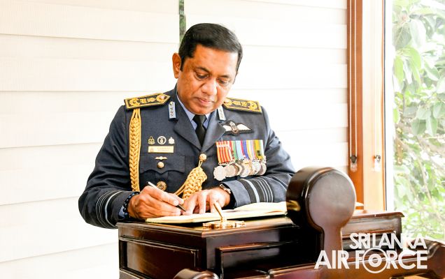 made a farewell call on the Commander of the Navy