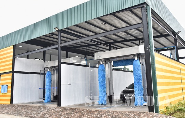 Commander declares open First Fully automated vehicle washing plant of the SLAF