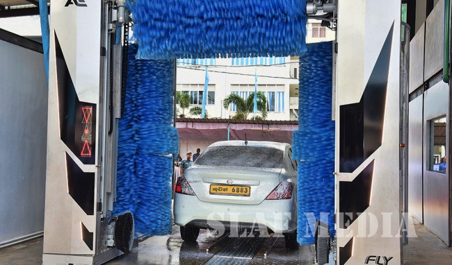 Commander declares open First Fully automated vehicle washing plant of the SLAF
