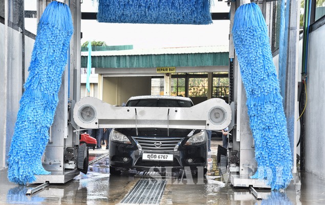 Commander declares open First Fully automated vehicle washing plant of the SLAF